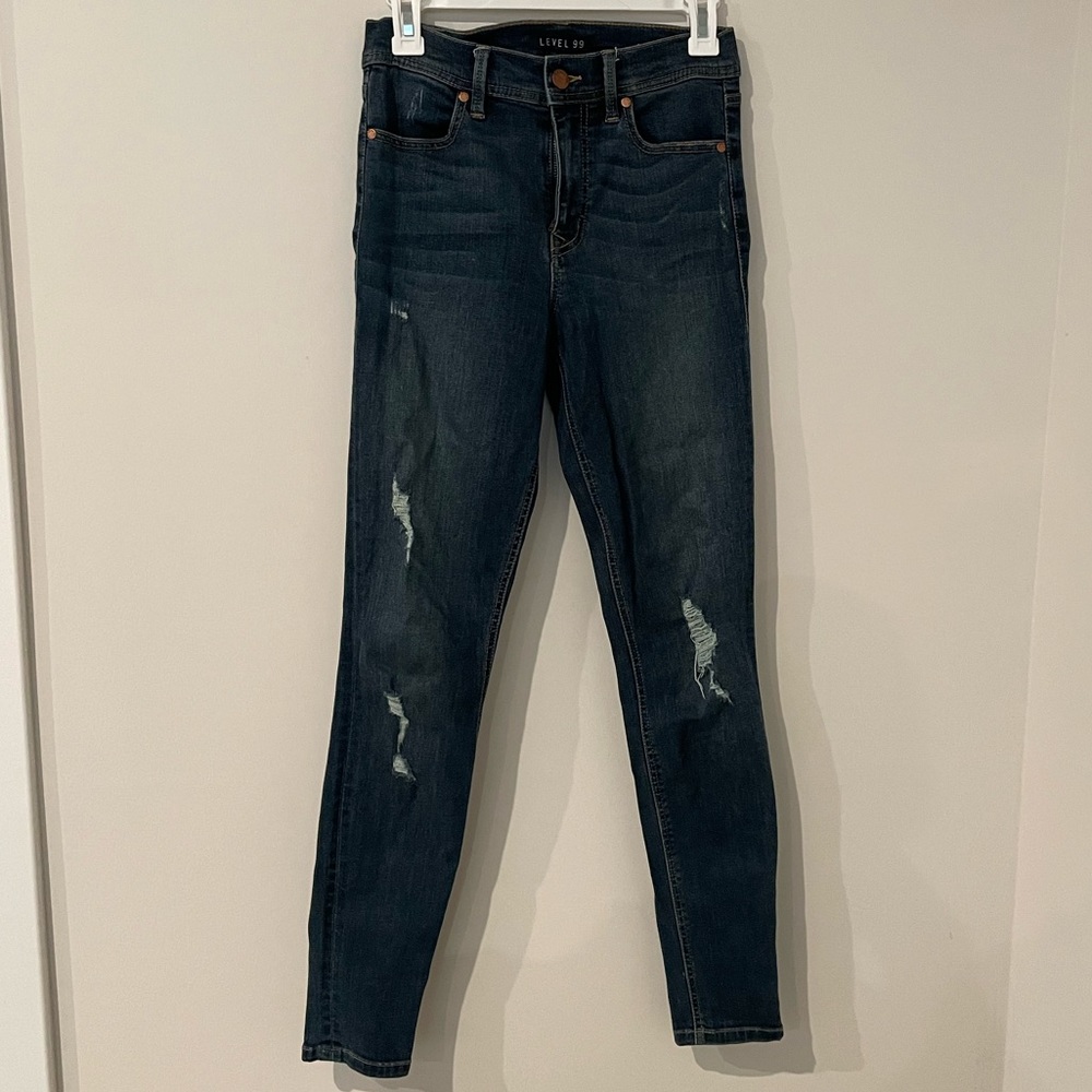 Women’s Level 99 jeans. Size 27. Gently used. Non smoking.